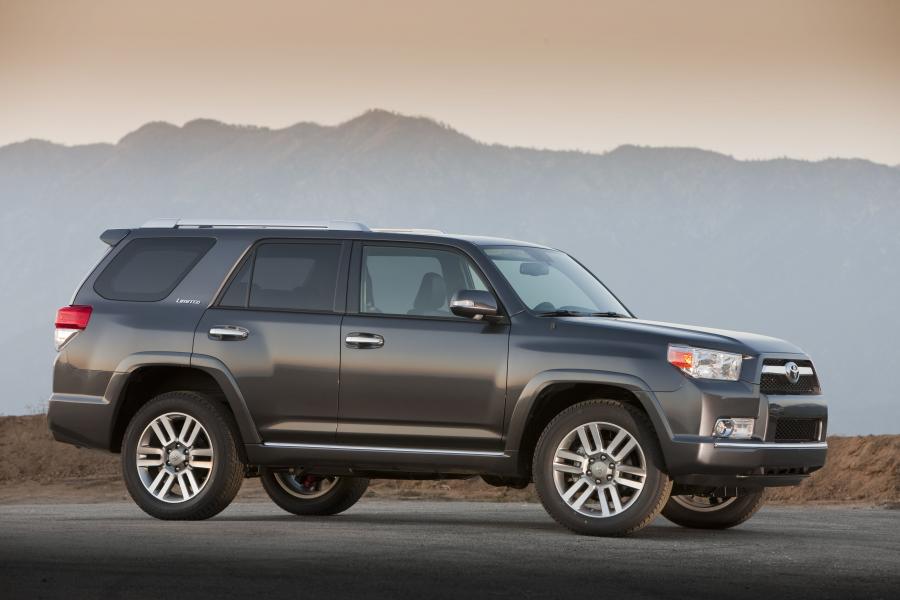  Toyota 4Runner Limited 2010 года  (фото 42 из 48)